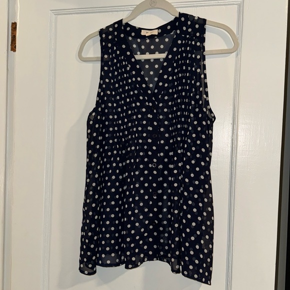 Everly size M sleeveless blouse - Picture 1 of 4